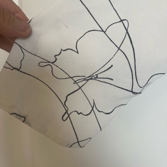 Ann Taylor butterfly blouse size large - Picture 4 of 8